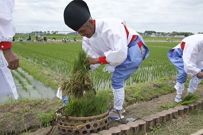OKAZAKI, ESTADO DE AICHI , JAPÃO - 07/06/2015 O principe Akishino e a Princesa Kiko visitam a cidade de Okazaki durante as festividades de 100 anos do TAUE MATSURI , festival de plantio de arroz que simboliza o início do plantio de arroz na região central do Japão. Foto : Marcelo Hide/Fotos públicas