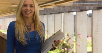 PAULA SORIA, UMA ROMANI COM DOUTORADO