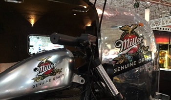 UMA MOTO PARA A MILLER GENUINE DRAFT