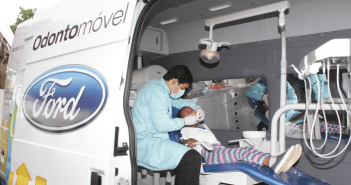FORD REALIZA O ‘ODONTOMÓVEL’