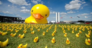 DIÁRIO DO GOLPE: ATÉ DIREITO AUTORAL O PATO DA FIESP IGNORA