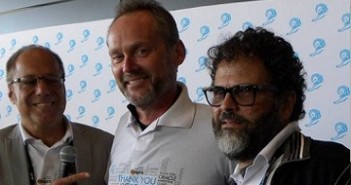 CANNES LIONS 2016: PHILIP THOMAS VESTE A CAMISA DA FENAPRO