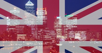 REINO UNIDO DESEMBARCA DA UE E PREMIER RENUNCIA