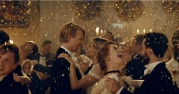 BURBERRY: UMA HISTÓRIA DE 160 ANOS DE AMOR E DE GUERRA